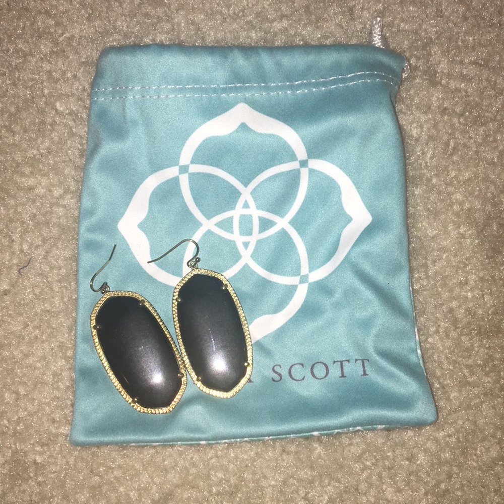 Kendra Scott Danielle earrings